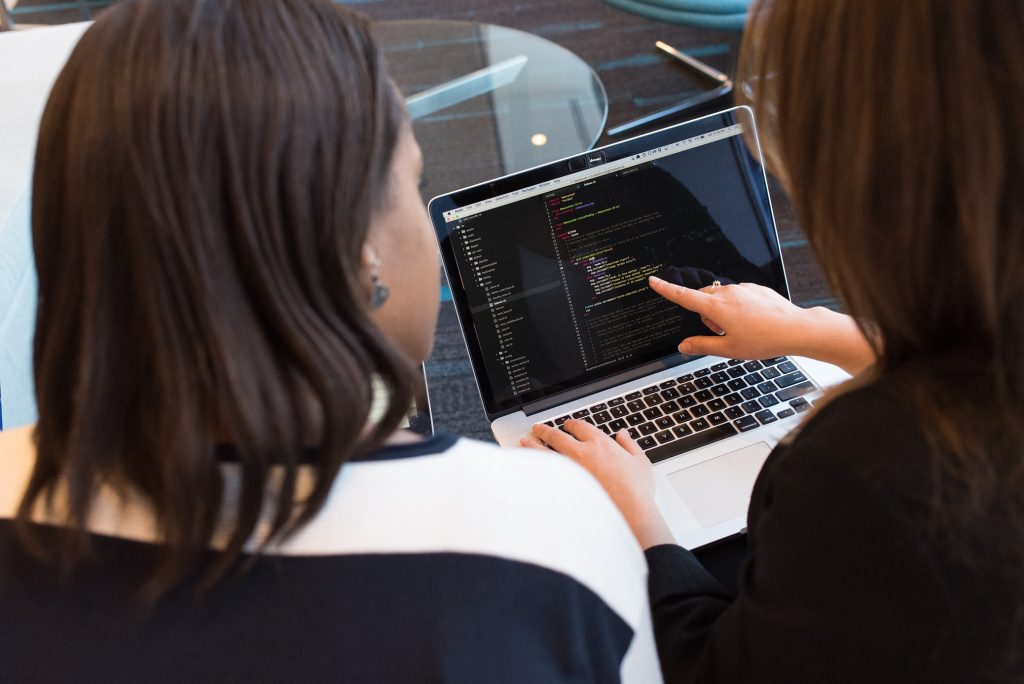 Nuestro equipo de expertos en tecnología IA ofrece soluciones para optimizar tu empresa con inteligencia artificial.