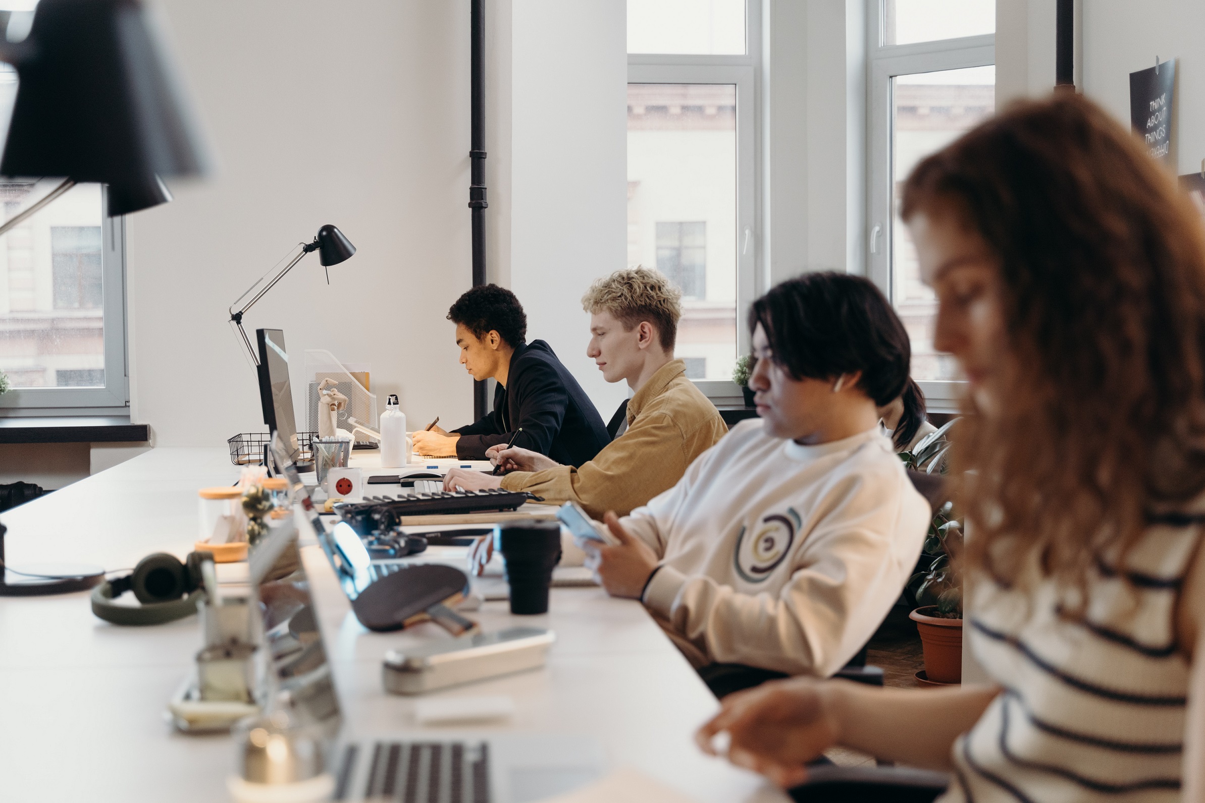 Nuestro equipo de expertos en tecnología IA ofrece soluciones de desarrollo de aplicaciones basadas en IA.