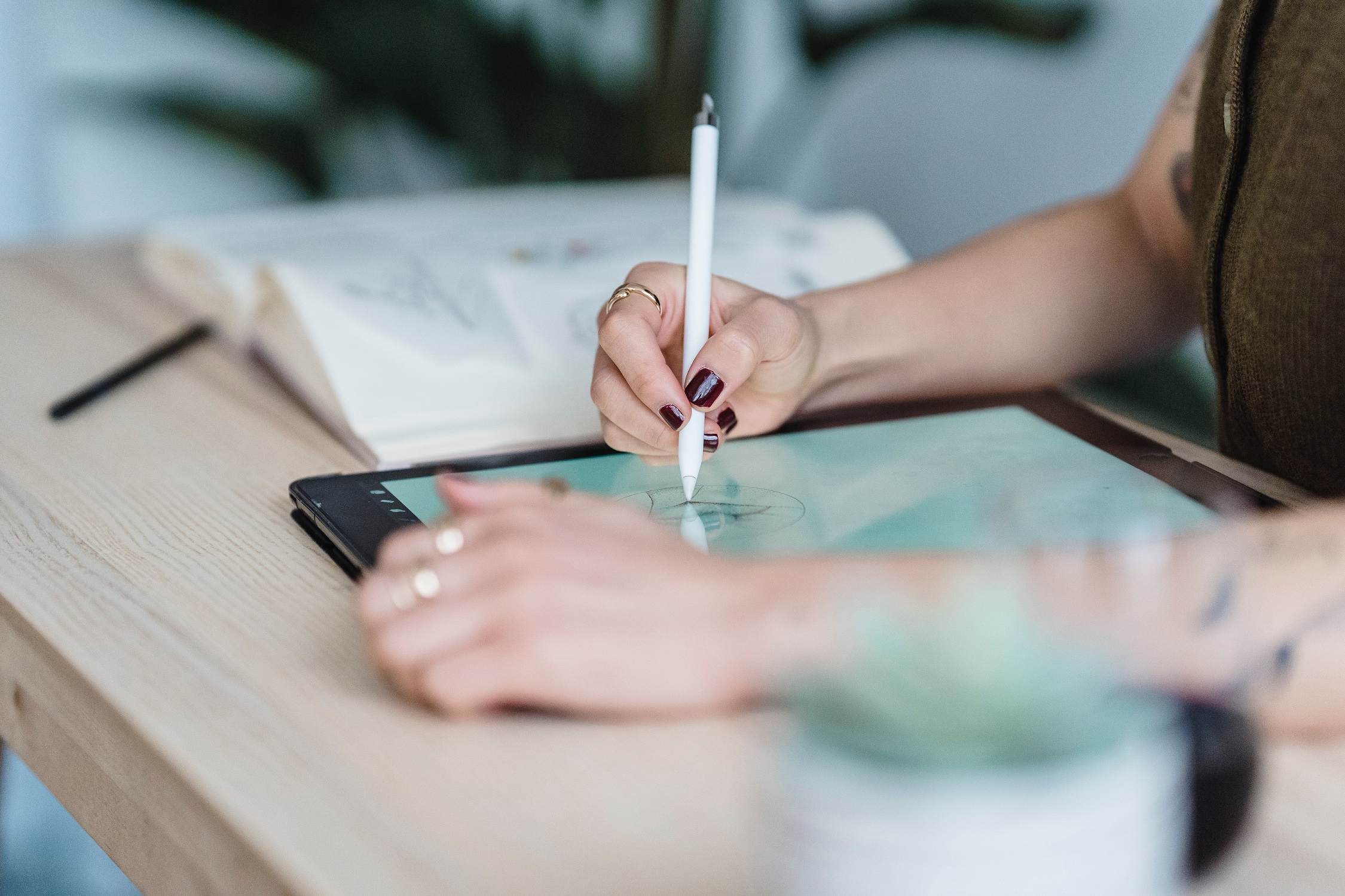 Nuestro equipo de expertos en tecnología IA ofrece soluciones para optimizar tu empresa con inteligencia artificial.